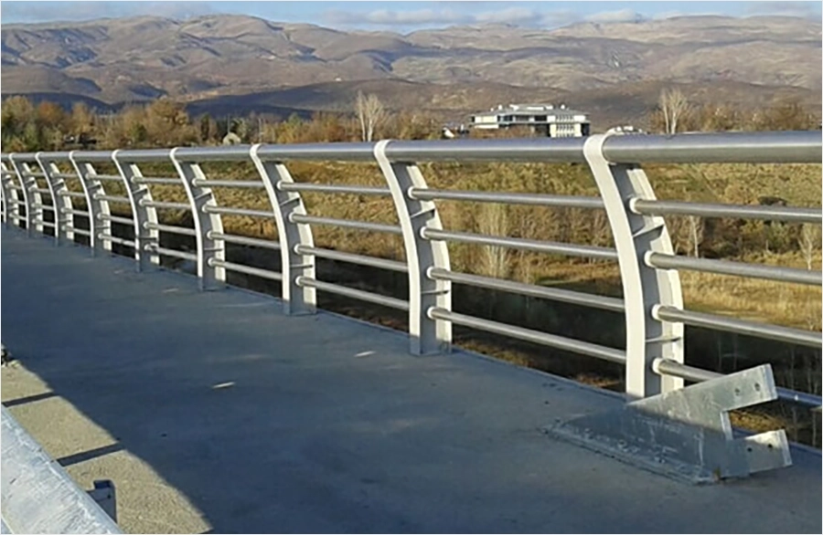 نرده و دستگیره